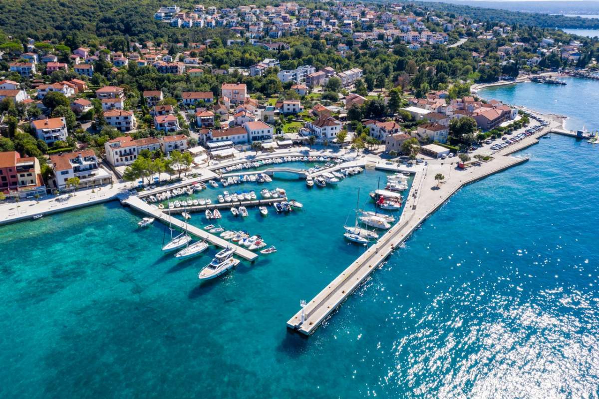 Il porto nel Njivice